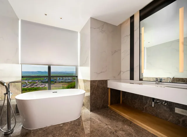 Deluxe, Suite, King Bed, Hilton Garden Inn Fenyang Yulongwan 5/5