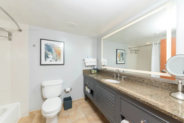 غرفة بسريرين كوين بإطلالة على البحر بشرفة، Hilton Melbourne Beach Oceanfront 7/7