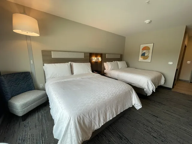 غرفة بسريرين كوين، Holiday Inn Express & Suites Ft. Smith Airport, an IHG Hotel 2/2