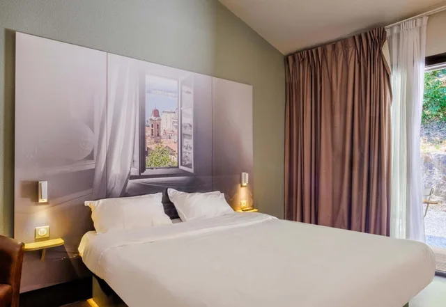 غرفة بسرير كوين، B&B Hotel Villeneuve Loubet Village 5/10