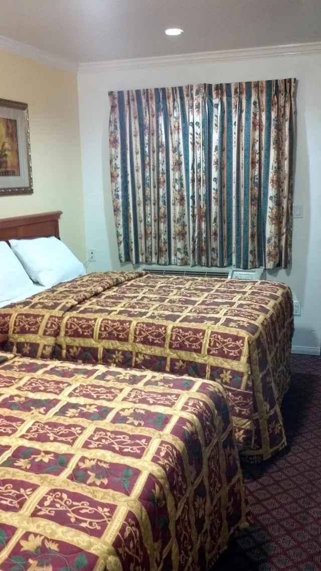 غرفة بسريرين مزدوجين، Tower Motel Long Beach 4/10
