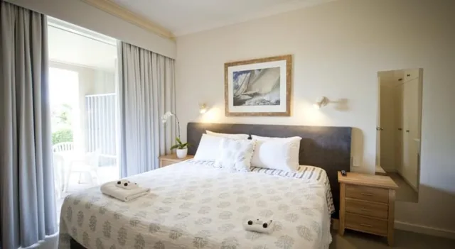 شقة بسريرين منفصلين وسريرين كينج بإطلالة على البحر بـ3 غرف نوم، The Bluff Resort Apartments 1/5