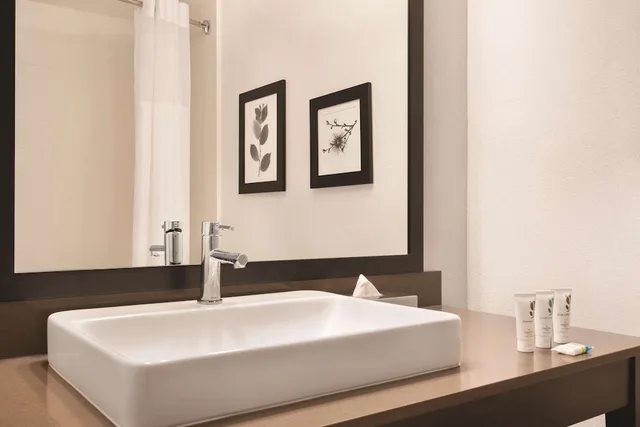 غرفة بسريرين كوين لذوي الإعاقة، Country Inn & Suites by Radisson, Savannah Midtown, GA 2/3