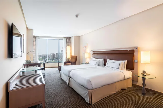 غرفة بسريرين منفصلين بإطلالة، Melia Valencia Palacio de Congresos Formely Hilton Valencia 8/9