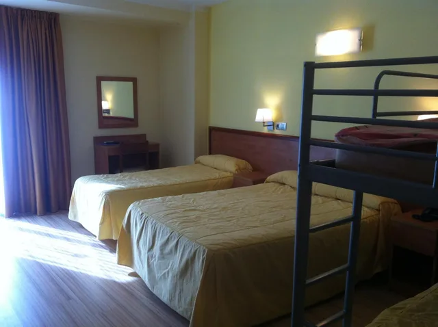 غرفة عائلية، HOTEL CIUTADELLA 2/8