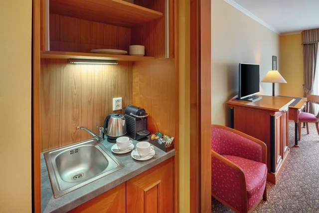 غرفة قياسية بسرير مزدوج بشرفة، Savoy Hotel Prague 4/4