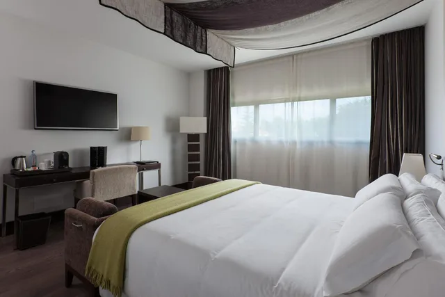 غرفة سوبيريور بسرير مزدوج أو سريرين منفصلين مع سرير إضافي، Nh Collection Santiago De Compostela Hotel 6/9