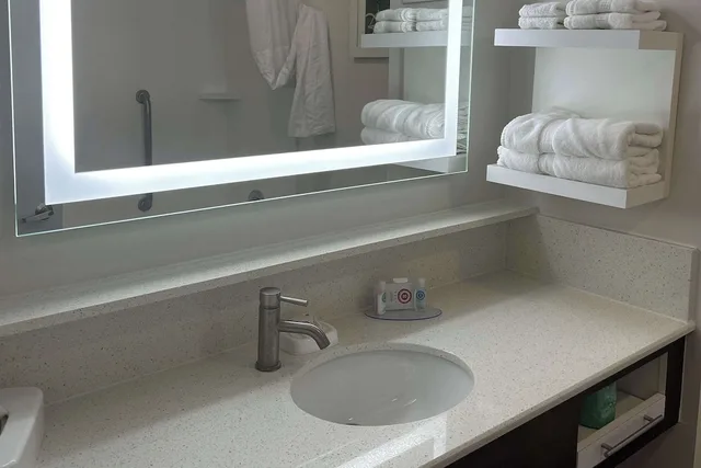 غرفة قياسية بسريرين كوين، Comfort Inn Darien - North Brunswick 7/10