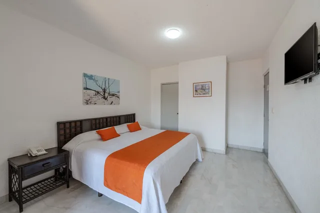 غرفة قياسية بسرير كينج، Imperial Laguna Faranda Cancun Hotel 5/10