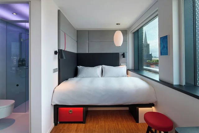 غرفة بريميوم بسرير كينج بإطلالة، citizenM Dublin St Patricks 1/10