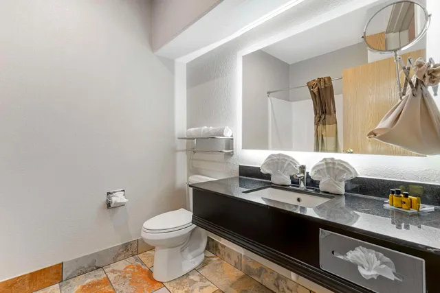 غرفة، Best Western Plus Des Moines West Inn & Suites 6/6