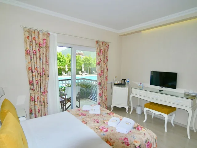 غرفة قياسية بسرير كوين بشرفة، Gocek Naz Hotel 5/9