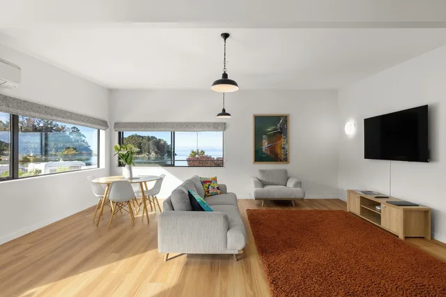 شقة عائلية بسرير كينج وسرير كوين بإطلالة على البحر بغرفتي نوم مع أريكة، Kaiteriteri Reserve Apartments 4/6