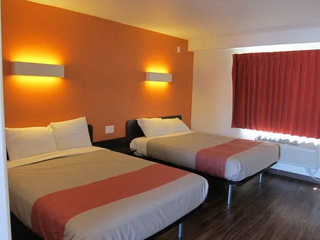 Standard, 2 Queen Beds, Accessible, Motel6 Oceanside, CA - Marina 1/1