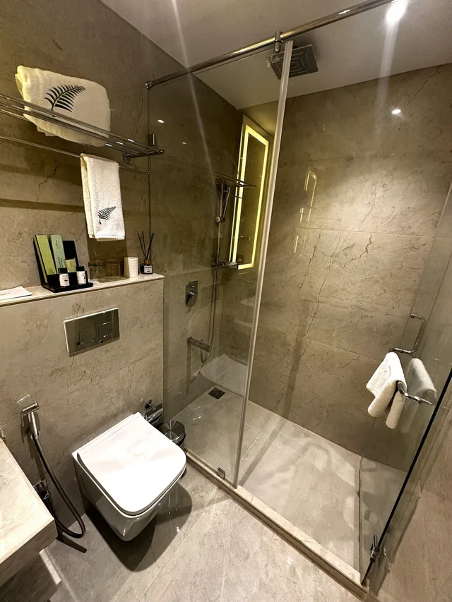 Green, King Bed، The Fern Residency Ajmer 8/10