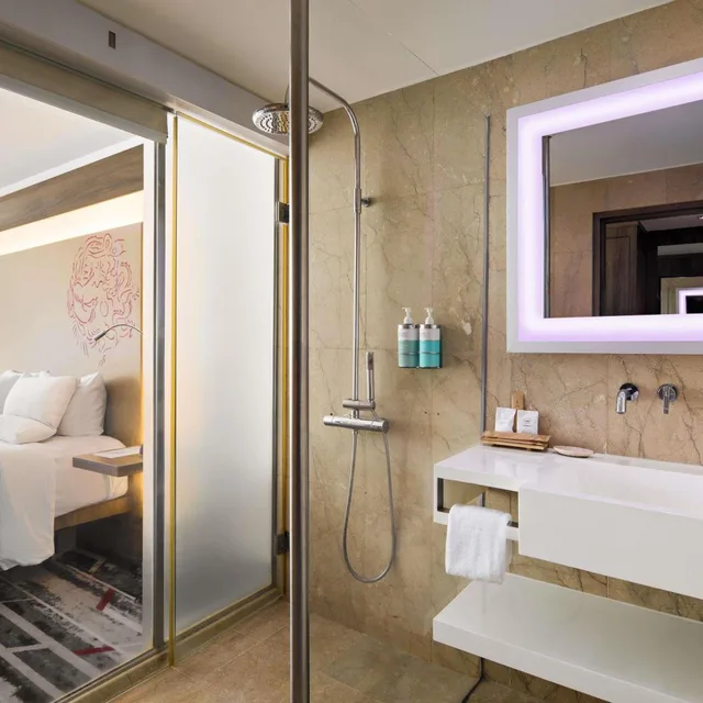 Executive, Double Bed, Novotel Jakarta Gajah Mada 8/9