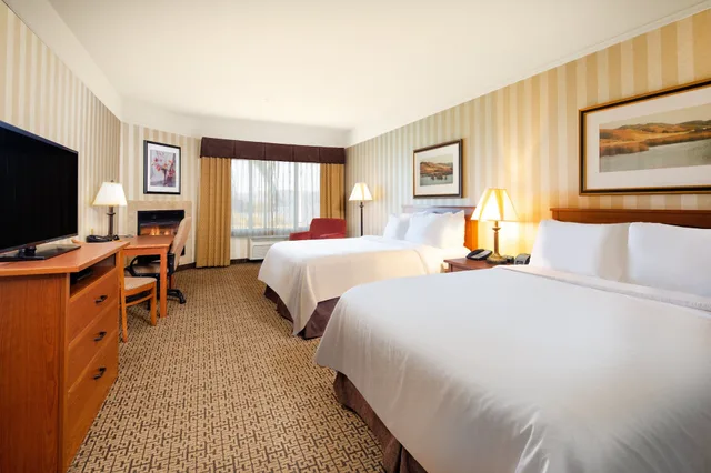 غرفة قياسية بسريرين كوين لذوي الإعاقة، Holiday Inn Express Hotel Suites Astoria 4/8