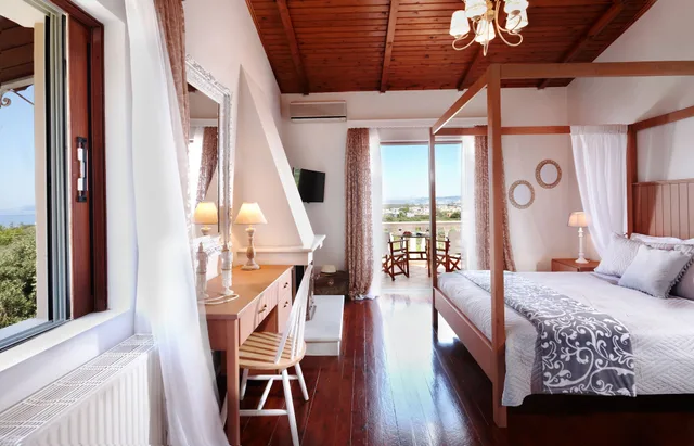 فيلا ديلوكس بسريرين منفصلين وسريرين كينج بـ4 غرف نوم مع أريكة بمسبح خاص، Villa Vanelia Mare 1/8