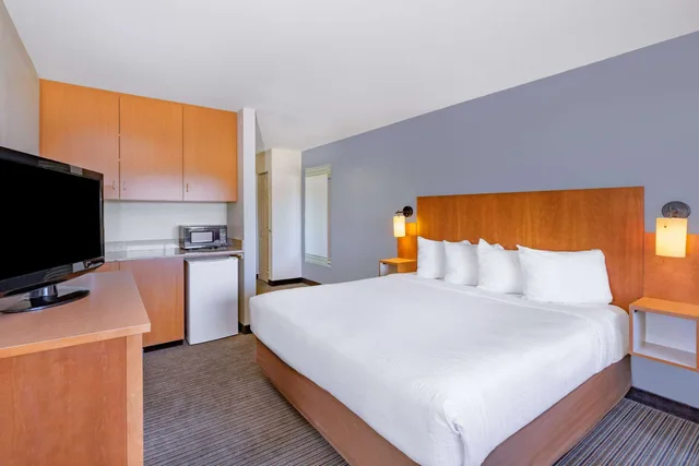 غرفة ديلوكس بسرير كينج، La Quinta Inn & Suites by Wyndham Helena 3/7