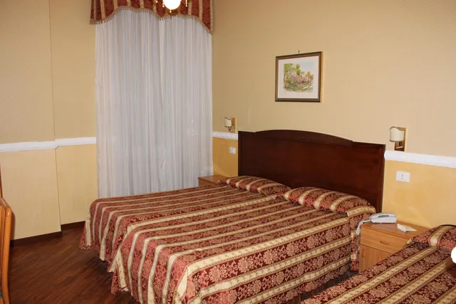 غرفة ثلاثية، Villa Aricia 2/7