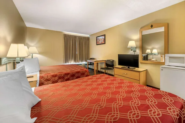 غرفة بسريرين كوين، Econo Lodge Colorado Springs near Airport 2/2