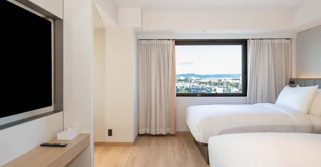 Deluxe, 2 Double Beds, Grand Hamamatsu 3/10
