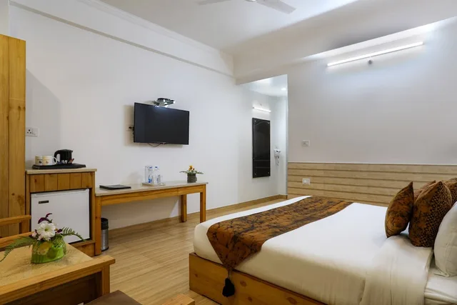 Deluxe, King Bed, Mountain View, Balcony, The Mountain Quail 3/4
