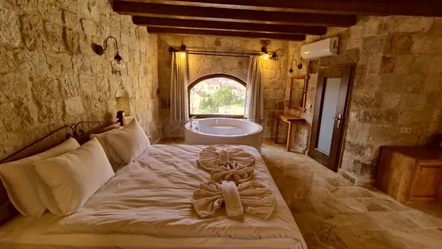 غرفة بسرير كوين بجاكوزي، Dervish Cave House 7/10