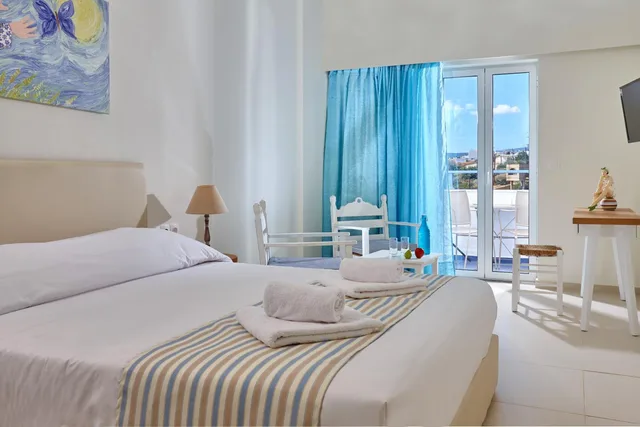 غرفة بسرير مزدوج أو سريرين منفصلين بإطلالة على البحر، Vasia Ormos Hotel - Adults Only 1/7