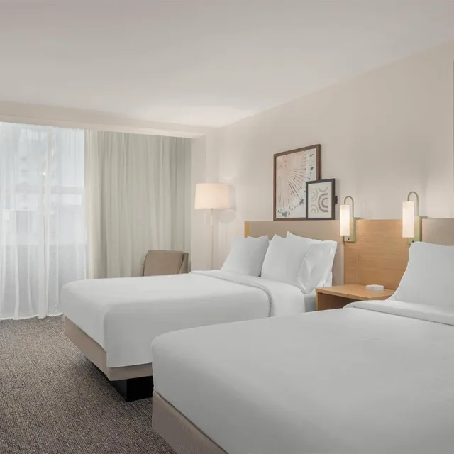 غرفة بسرير كينج وسريرين كوين، Spark by Hilton Seattle Airport 2/10