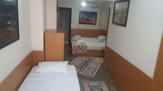 غرفة ثلاثية، Kadikoy Otel 2/8