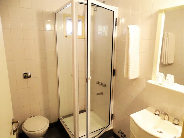 غرفة قياسية بسرير كوين، Hotel de Las Luces 6/6