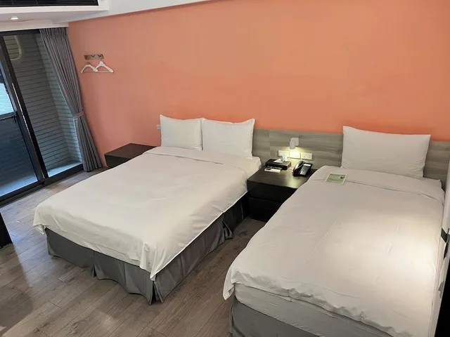 غرفة قياسية ثلاثية بسرير مزدوج وسرير فردي، Greenight Hotel 5/7