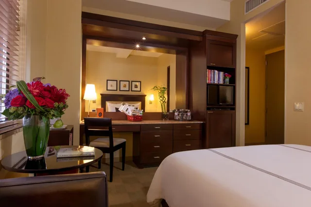 غرفة بسرير كوين لذوي الإعاقة، The Library Hotel 4/10