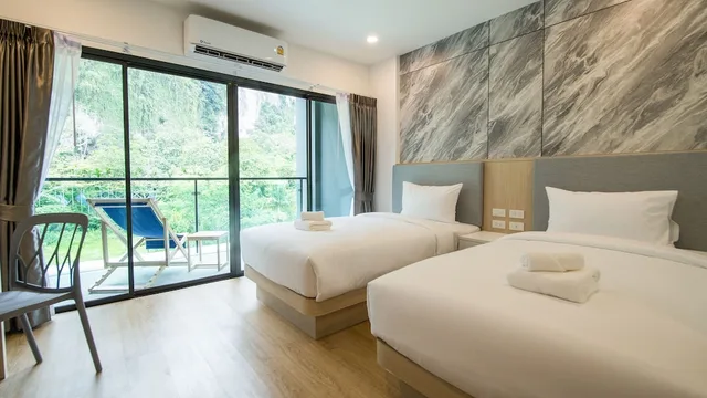 غرفة ديلوكس بسريرين منفصلين بإطلالة على الجبل، B2 Krabi Premier Hotel 1/4