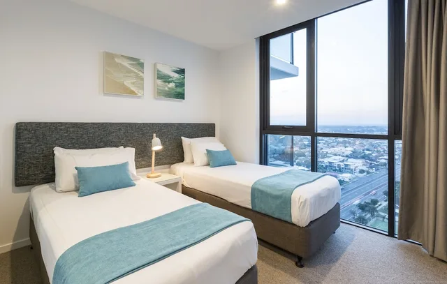 2 Bedrooms, Apartment, Partial Ocean View, Boardwalk Burleigh Beach 2/3