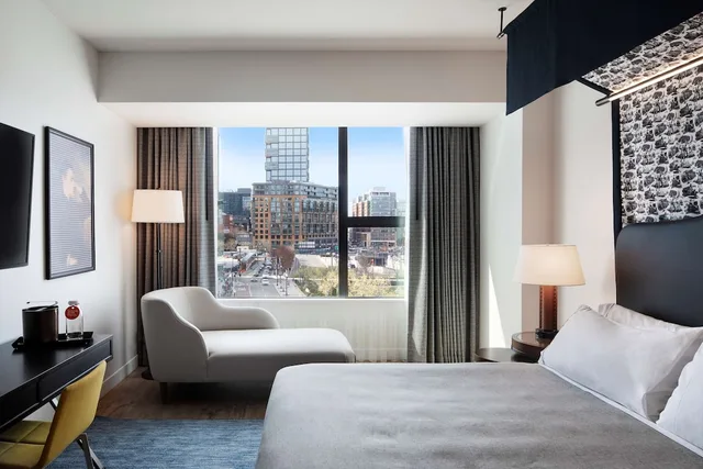 غرفة ركنية بسرير كينج، Canopy by Hilton Boston Downtown 4/7