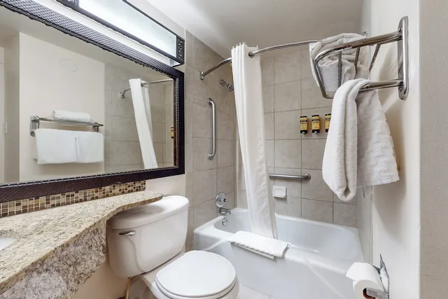غرفة قياسية بسرير كينج يُسمح فيها بالحيوانات الأليفة، Best Western Plus Rio Grande Inn 9/10