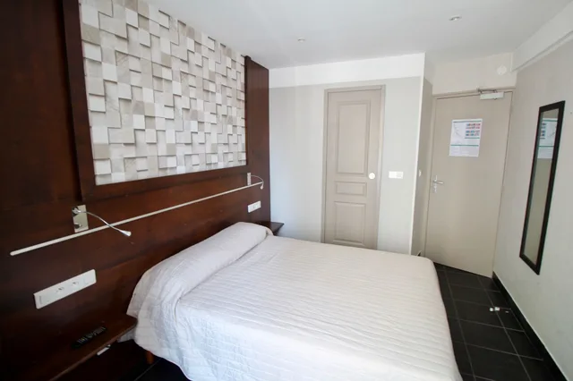 غرفة بسرير مزدوج، Hotel des Pyrenees 2/10
