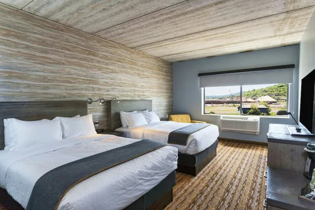 غرفة كلاسيكية بسريرين كوين، Pier B Resort 1/1