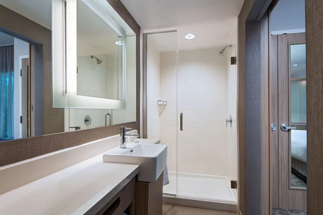 جناح بسرير كينج مع سرير سحّاب إضافي، SpringHill Suites by Marriott Austin North 4/6