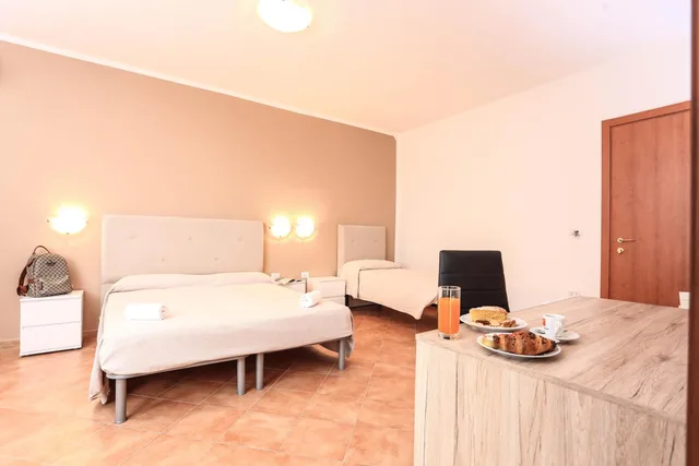 غرفة سوبيريور ثلاثية بإطلالة على البحر، Hotel Villa Piras 5/7