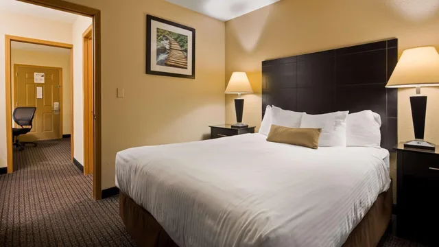 جناح عائلي، Best Western Lakewinds 4/10