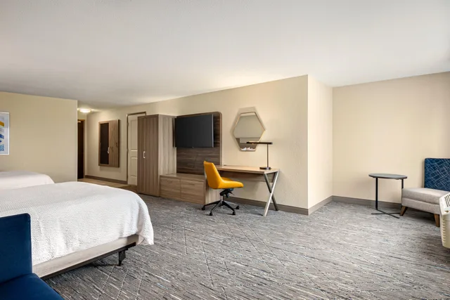 Room, 2 Queen Beds, Accessible, Holiday Inn Express Richmond by IHG 4/4