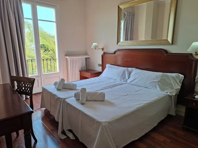 غرفة بسريرين منفصلين، Hotel El Castell 1/10