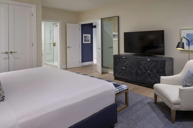 Kensington, Signature, Suite, King Bed، Hilton Toronto 2/3