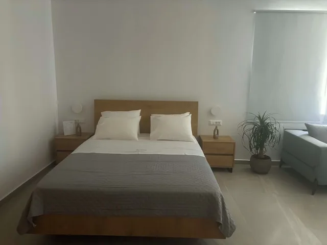 استوديو عائلي بسرير مزدوج بإطلالة على البحر مع أريكة، Socrates Apartments &amp; Restaurant 1/6
