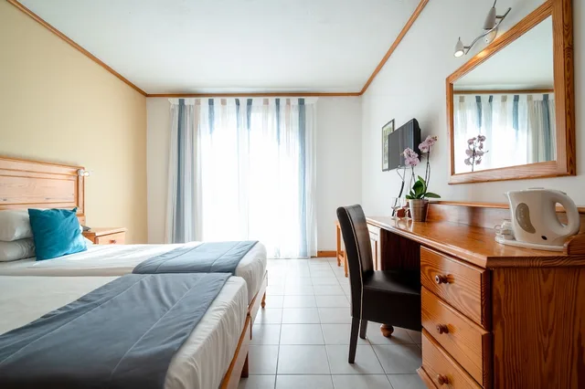 Standard, Twin Beds, City View, Gillieru Harbour 5/10