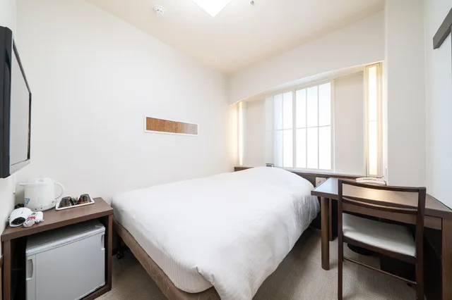 Semi Room, Semi Double Bed, Small, Main Building, Smoking، Hotel Sunlite Shinjuku 1/1