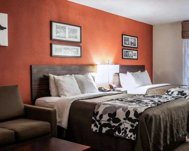جناح، Sleep Inn Suites Fort Campbell 1/1